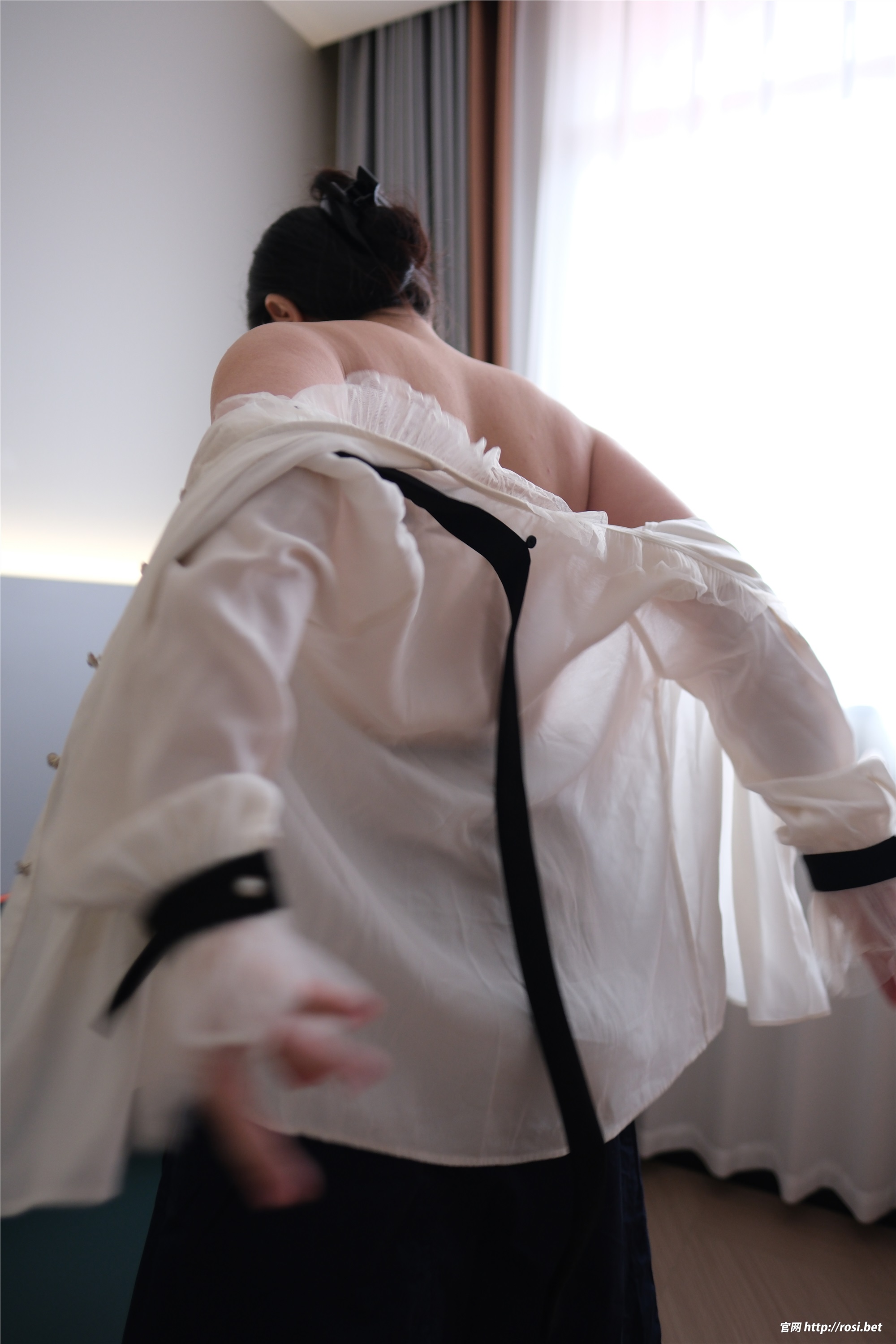 ROSI写真 2025.12.08 NO.5117